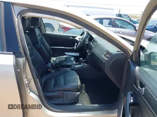 2014 Volkswagen Jetta SE with VIN 3VWD17AJ2EM314622, listed as a IAAI auction lot 42358394 with 105,654 mi miles and . Bid and sale history available at DreamBid. Image 5.