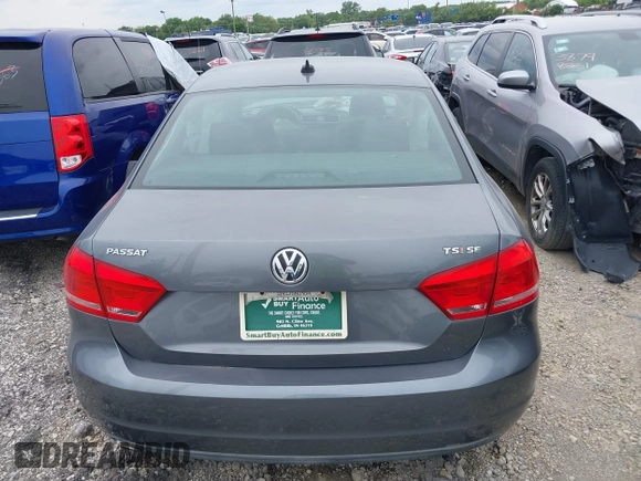 2014 Volkswagen Passat SE with VIN 1VWBT7A31EC109250, listed as a IAAI auction lot 33727929 with Not provided miles and . Bid and sale history available at DreamBid. Image 17.