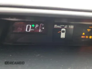 2016 Toyota Prius One z VIN JTDKDTB34G1136173, wystawiony jako Copart lot #58440695 z przebiegiem 252 593 mil mil oraz Czysty tytuł • Clean title. Historia ofert i sprzedaży dostępna na DreamBid. Obrazek 9.