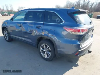 2015 Toyota Highlander LE with VIN 5TDBKRFH2FS206866, listed as a IAAI auction lot 41416098 with 178,891 mi miles. Bid and sale history available at carsss.com. Image 3.