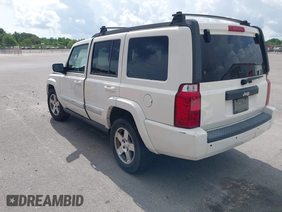 2010 Jeep Commander Sport z VIN 1J4RH4GK4AC140982, wystawiony jako IAAI lot #42344821 z przebiegiem 179 476 mil mil oraz . Historia ofert i sprzedaży dostępna na DreamBid. Obrazek 3.
