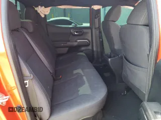 2017 Toyota Tacoma SR5 z VIN 3TMCZ5AN1HM096157, wystawiony jako Copart lot #74628764 z przebiegiem 91 998 mil mil oraz Szkoda całkowita • Salvage title. Historia ofert i sprzedaży dostępna na DreamBid. Obrazek 10.