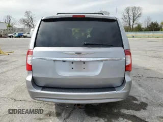 2014 Chrysler Town & Country Touring L z VIN 2C4RC1CG3ER200123, wystawiony jako Copart lot #52604085 z przebiegiem 146 761 mil mil oraz Szkoda całkowita • Salvage title. Historia ofert i sprzedaży dostępna na DreamBid. Obrazek 6.