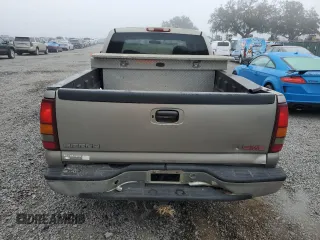 2000 GMC New Sierra 1500 SLE with VIN 2GTEC19T9Y1126938, listed as a Copart auction lot 43553875 with 416,774 mi miles and Salvage Title. Bid and sale history available at carsss.com. Image 6.