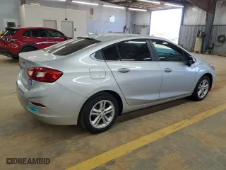 2018 Chevrolet Cruze LT with VIN 1G1BE5SM9J7179406, listed as a Copart auction lot 48997385 with 43,333 mi miles and Salvage Title. Bid and sale history available at carsss.com. Image 3.
