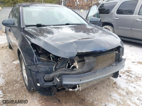 2015 Chevrolet Cruze LT with VIN 1G1PC5SB1F7145395, listed as a IAAI auction lot 41337962 with 141,012 mi miles. Bid and sale history available at carsss.com. Image 6.