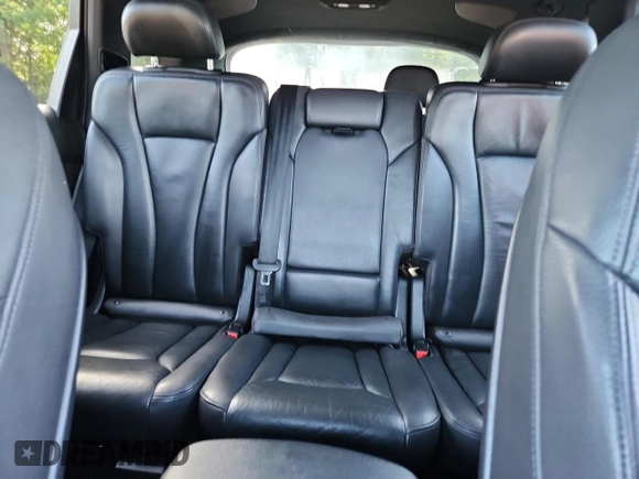 2017 Audi Q7 Premium Plus with VIN WA1LAAF76HD017243, listed as a Copart auction lot 61845915 with 140,865 mi miles and Clean title. Bid and sale history available at DreamBid. Image 10.