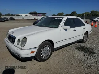1999 Mercedes-Benz E-Class with VIN WDBJF65H6XA762532, listed as a Copart auction lot 79925364 with 196,487 mi miles and Salvage Title. Bid and sale history available at carsss.com. Image 1.