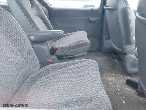 1998 Dodge Caravan SE with VIN 2B4GP44G6WR607931, listed as a IAAI auction lot 41624677 with 104,841 mi miles. Bid and sale history available at carsss.com. Image 8.