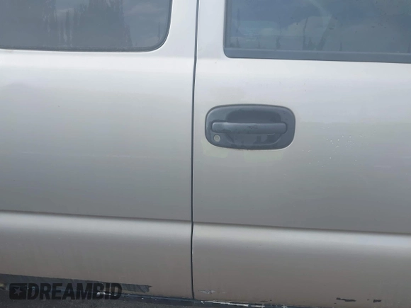2005 Chevrolet Silverado 1500 Z71 z VIN 1GCEK19B95E162682, wystawiony jako IAAI lot #42270833 z przebiegiem 180 741 mil mil oraz . Historia ofert i sprzedaży dostępna na DreamBid. Obrazek 13.
