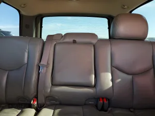 2005 GMC Yukon SLT z VIN 1GKEC13T75R205508, wystawiony jako Copart lot #87511845 z przebiegiem 179 749 mil mil oraz Szkoda całkowita • Salvage title. Historia ofert i sprzedaży dostępna na DreamBid. Obrazek 10.
