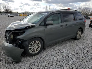 2014 Toyota Sienna XLE z VIN 5TDYK3DC6ES478124, wystawiony jako Copart lot #53232445 z przebiegiem 204 637 mil mil oraz Szkoda całkowita • Salvage title. Historia ofert i sprzedaży dostępna na DreamBid. Obrazek 1.