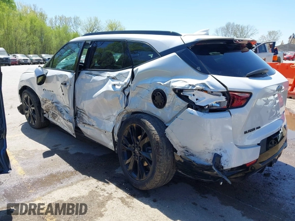 2021 Chevrolet Blazer RS z VIN 3GNKBKRS1MS584224, wystawiony jako IAAI lot #42022148 z przebiegiem 41 295 mil mil oraz . Historia ofert i sprzedaży dostępna na DreamBid. Obrazek 3.