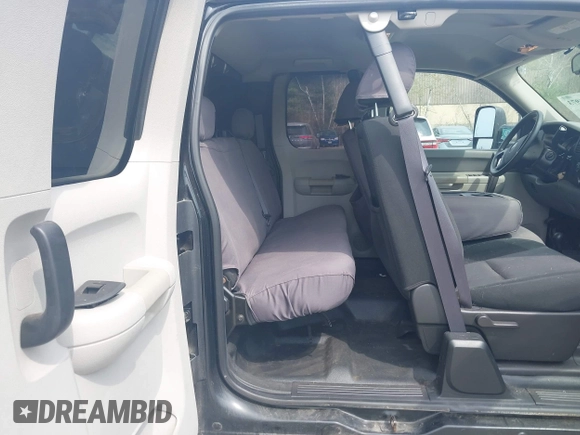 2011 GMC Sierra 2500HD Work Truck z VIN 1GT22ZC82BZ459036, wystawiony jako IAAI lot #42126973 z przebiegiem 122 296 mil mil oraz . Historia ofert i sprzedaży dostępna na DreamBid. Obrazek 8.