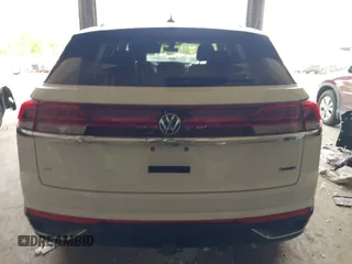 2024 Volkswagen Atlas SE with VIN 1V2KE2CA4RC208435, listed as a IAAI auction lot 42382037 with 38,693 mi miles and . Bid and sale history available at DreamBid. Image 16.
