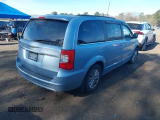2013 Chrysler Town & Country Touring-L with VIN 2C4RC1CG2DR531435, listed as a IAAI auction lot 42107438 with 119,353 mi miles. Bid and sale history available at carsss.com. Image 4.