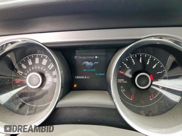 2014 Ford Mustang V6 with VIN 1ZVBP8AM6E5262861, listed as a Copart auction lot 62056095 with 196,946 mi miles and Salvage title. Bid and sale history available at DreamBid. Image 9.