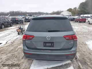 2018 Volkswagen Tiguan S with VIN 3VV0B7AX1JM143571, listed as a IAAI auction lot 41555436 with 72,545 mi miles. Bid and sale history available at carsss.com. Image 16.