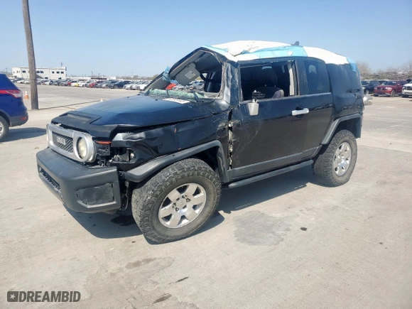 2008 Toyota FJ Cruiser with VIN JTEBU11F08K027765, listed as a Copart auction lot 50393445 with 138,179 mi miles and Salvage Title. Bid and sale history available at carsss.com. Image 1.