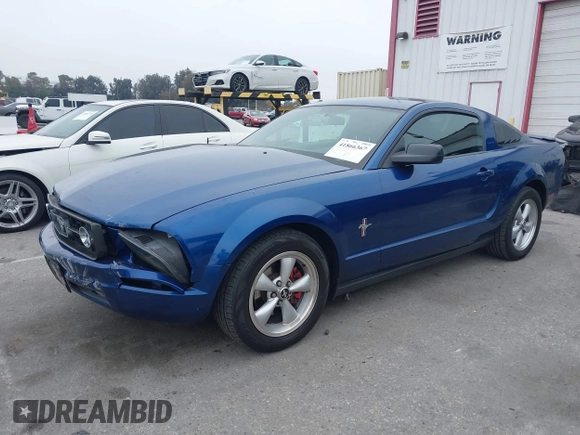 2007 Ford Mustang Deluxe with VIN 1ZVHT80N275215068, listed as a IAAI auction lot 41866367 with 174,791 mi miles. Bid and sale history available at carsss.com. Image 17.