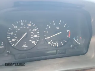 1991 BMW 7 Series z VIN WBAGC4310MDC27706, wystawiony jako Copart lot #81496754 z przebiegiem Nie podano mil oraz Nie do naprawy • Non repairable. Historia ofert i sprzedaży dostępna na DreamBid. Obrazek 9.