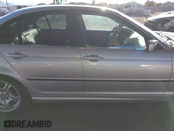 2005 BMW 3 Series 330i with VIN WBAEV53475KM43130, listed as a IAAI auction lot 41361364 with 152,382 mi miles. Bid and sale history available at carsss.com. Image 13.