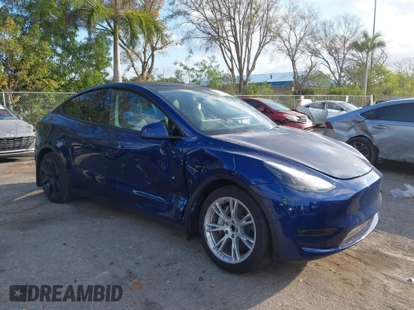2024 Tesla Model Y с VIN 7SAYGDED5RF015208, выставлен на аукционе IAAI как лот 41608087 с пробегом 10 059 миль миль и . История ставок и продаж доступна на DreamBid. Изображение 6.