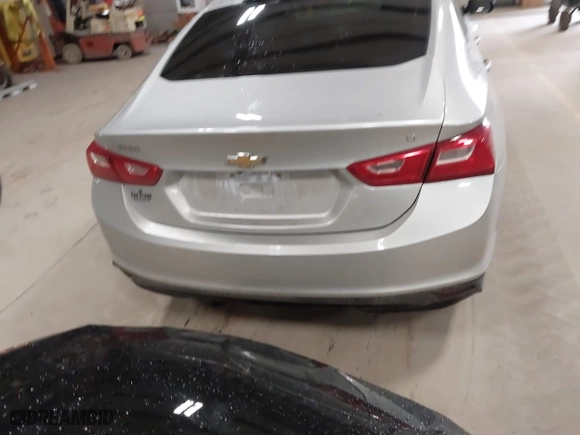 2018 Chevrolet Malibu LT with VIN 1G1ZD5ST6JF241438, listed as a IAAI auction lot 41684121 with 140,227 mi miles. Bid and sale history available at carsss.com. Image 17.