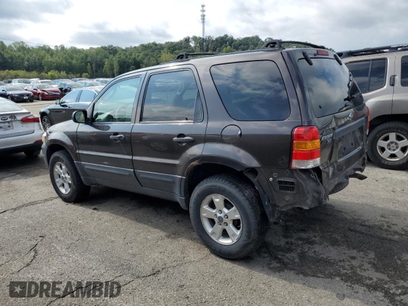 2006 Ford Escape XLT with VIN 1FMYU03Z86KB56863, listed as a Copart auction lot 72385544 with 111,800 mi miles and Salvage Title. Bid and sale history available at carsss.com. Image 2.