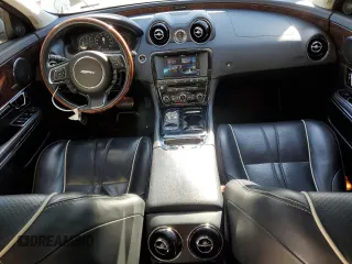 2016 Jaguar XJ R-Sport with VIN SAJWJ1CD8G8W02265, listed as a Copart auction lot 42821565 with 89,628 mi miles and Clean title. Bid and sale history available at DreamBid. Image 8.