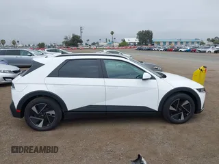 2025 Hyundai Ioniq 5 z VIN 7YAKN4DA4SY008488, wystawiony jako IAAI lot #42460932 z przebiegiem 703 mil mil oraz . Historia ofert i sprzedaży dostępna na DreamBid. Obrazek 13.