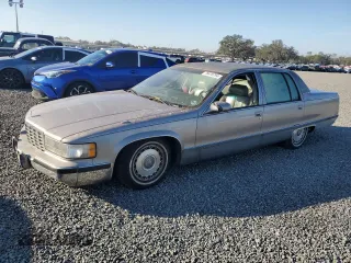 1995 Cadillac Fleetwood z VIN 1G6DW52P7SR706309, wystawiony jako Copart lot #76416794 z przebiegiem Nie podano mil oraz Szkody całkowita. Historia ofert i sprzedaży dostępna na DreamBid. Obrazek 1.