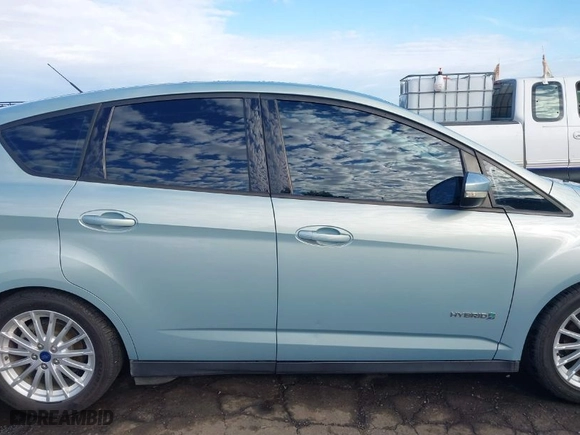 2014 Ford C-Max Hybrid SE with VIN 1FADP5AU7EL521806, listed as a IAAI auction lot 41622136 with 97,463 mi miles. Bid and sale history available at carsss.com. Image 13.