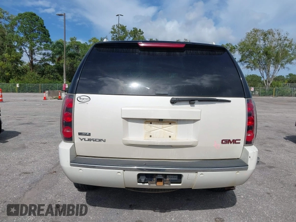 2009 GMC Yukon Denali z VIN 1GKFK032X9R236556, wystawiony jako IAAI lot #40805429 z przebiegiem 183 042 mil mil oraz . Historia ofert i sprzedaży dostępna na DreamBid. Obrazek 16.
