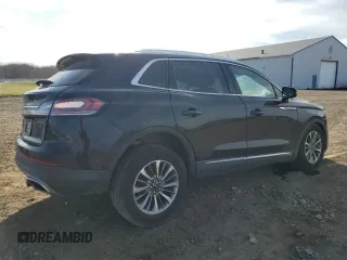 2019 Lincoln Nautilus Select z VIN 2LMPJ8K91KBL62734, wystawiony jako Copart lot #48404675 z przebiegiem 69 293 mil mil oraz Szkoda całkowita • Salvage title. Historia ofert i sprzedaży dostępna na DreamBid. Obrazek 3.