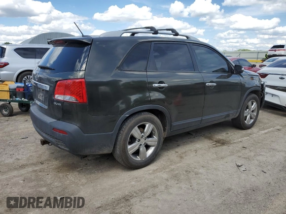 2012 Kia Sorento EX z VIN 5XYKU4A29CG247228, wystawiony jako Copart lot #55521865 z przebiegiem 149 036 mil mil oraz Szkoda całkowita • Salvage title. Historia ofert i sprzedaży dostępna na DreamBid. Obrazek 3.