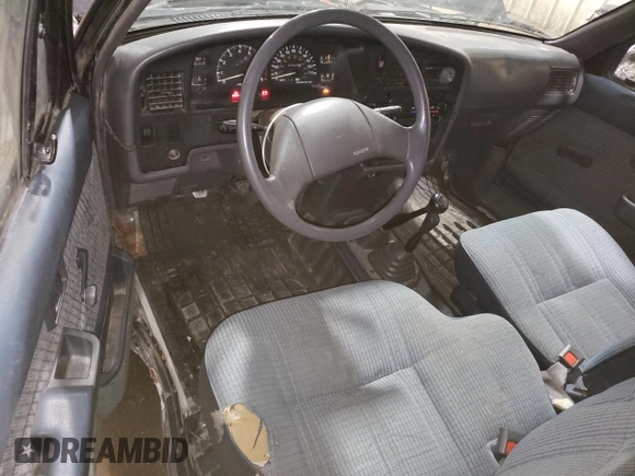 1991 Toyota Pickup с VIN JT4RN13P0M6028973, выставлен на аукционе Copart как лот 57910145 с пробегом 197 629 миль миль и Списание • Salvage title. История ставок и продаж доступна на DreamBid. Изображение 8.