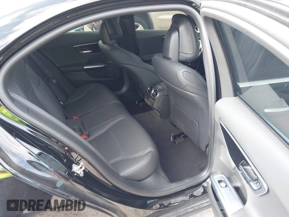 2025 Mercedes-Benz C 300 z VIN W1KAF4HB4SR251544, wystawiony jako IAAI lot #42083275 z przebiegiem 6804 mil mil oraz . Historia ofert i sprzedaży dostępna na DreamBid. Obrazek 8.