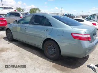 2007 Toyota Camry CE z VIN 4T1BE46K67U694721, wystawiony jako IAAI lot #42196462 z przebiegiem 144 154 mil mil oraz . Historia ofert i sprzedaży dostępna na DreamBid. Obrazek 3.