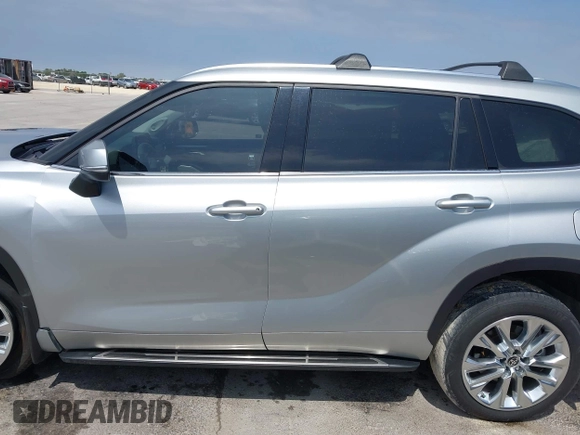 2021 Toyota Highlander Limited z VIN 5TDYZRAH1MS526643, wystawiony jako IAAI lot #41920215 z przebiegiem 34 730 mil mil oraz . Historia ofert i sprzedaży dostępna na DreamBid. Obrazek 15.