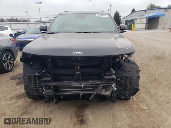 2024 Jeep Grand Cherokee Limited with VIN 1C4RJKBG2R8618798, listed as a Copart auction lot 50097225 with 3,330 mi miles and Salvage title. Bid and sale history available at DreamBid. Image 5.