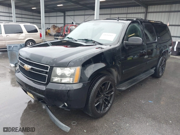 2007 Chevrolet Suburban LTZ with VIN 3GNFC16077G117408, listed as a IAAI auction lot 41834363 with 187,857 mi miles. Bid and sale history available at carsss.com. Image 2.