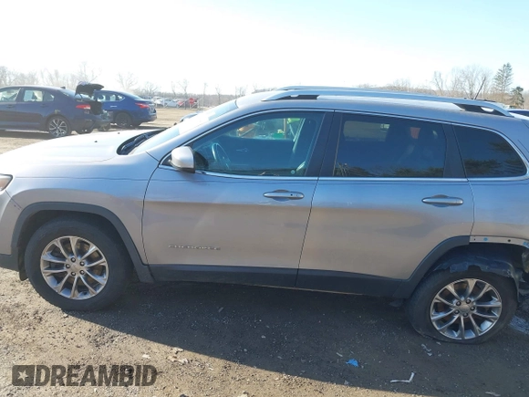 2019 Jeep Cherokee Latitude Plus с VIN 1C4PJMLX1KD126391, выставлен на аукционе IAAI как лот 41718079 с пробегом 119 141 миль миль и . История ставок и продаж доступна на DreamBid. Изображение 15.