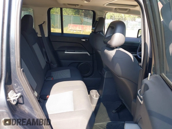 2008 Jeep Patriot Sport with VIN 1J8FF28W68D710532, listed as a IAAI auction lot 40333556 with 93,728 mi miles and . Bid and sale history available at carsss.com. Image 8.