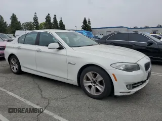 2013 BMW 5 Series 528i with VIN WBAXG5C59DDY30552, listed as a Copart auction lot 50823045 with 224,398 mi miles and Clean Title. Bid and sale history available at carsss.com. Image 4.