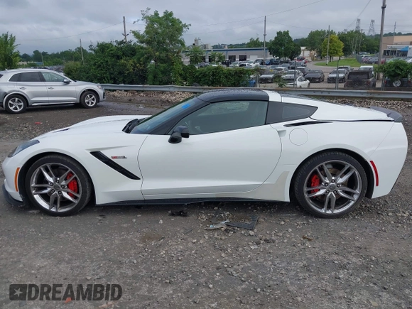 2015 Chevrolet Corvette Z51 3LT z VIN 1G1YM2D72F5119618, wystawiony jako IAAI lot #42744702 z przebiegiem Nie podano mil oraz . Historia ofert i sprzedaży dostępna na DreamBid. Obrazek 14.