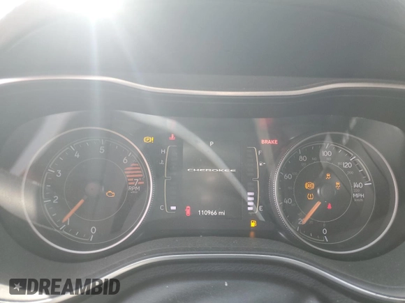 2020 Jeep Cherokee Latitude z VIN 1C4PJMCB3LD651555, wystawiony jako Copart lot #56543045 z przebiegiem 110 966 mil mil oraz Szkoda całkowita • Salvage title. Historia ofert i sprzedaży dostępna na DreamBid. Obrazek 9.