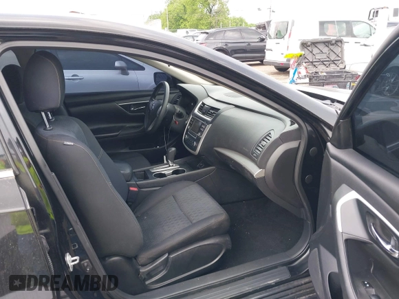 2016 Nissan Altima SR with VIN 1N4AL3AP4GC212195, listed as a IAAI auction lot 42151208 with 73,324 mi miles and . Bid and sale history available at carsss.com. Image 5.