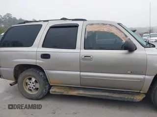 2006 Chevrolet Tahoe LS with VIN 1GNEC13V86R119341, listed as a IAAI auction lot 41564383 with 295,214 mi miles. Bid and sale history available at carsss.com. Image 13.