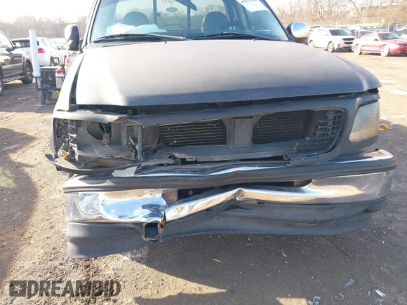 1998 Ford F-150 с VIN 1FTZF172XWKB65361, выставлен на аукционе IAAI как лот 41533540 с пробегом 142 181 миль миль и . История ставок и продаж доступна на DreamBid. Изображение 6.